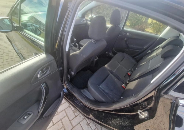Peugeot 208 cena 33999 przebieg: 81000, rok produkcji 2017 z Wschowa małe 172